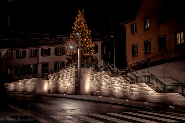 Weihnachtlicher Rathausplatz Heiningen